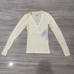 Negative whipped henley in cream